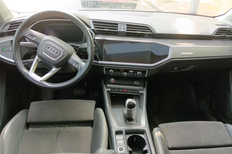 Used Audi Q3 2020 35 TFSI Ambition Dynamic Edition Center Console