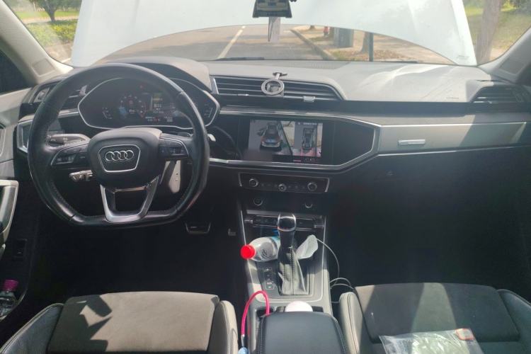 Used Audi Q3 2020 40 TFSI Fashion Dynamic Model Center Console