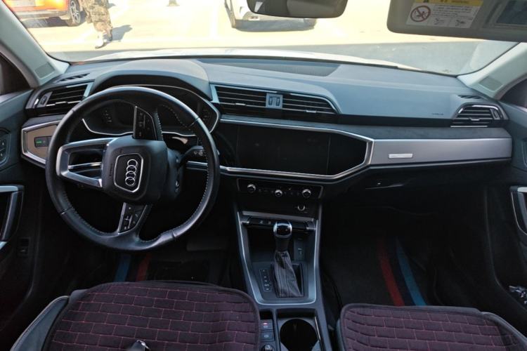 Used Audi Q3 2020 35 TFSI Ambition Dynamic Edition Center Console