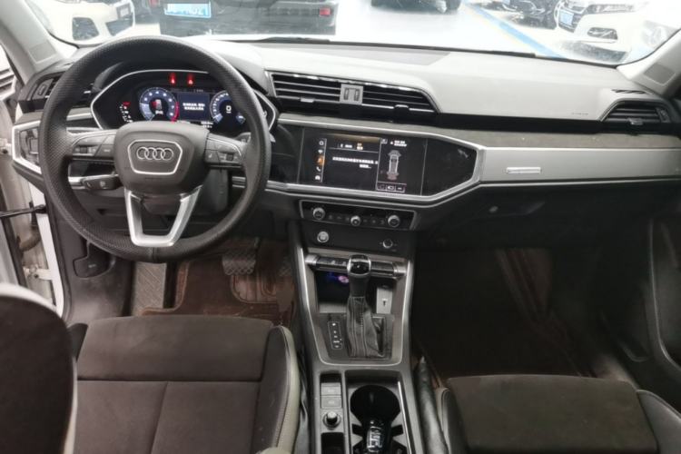 Used Audi Q3 2020 35 TFSI Ambition Dynamic Edition Center Console