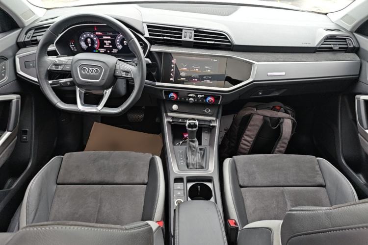 Used Audi Q3 2020 40 TFSI Fashion Dynamic Model Center Console