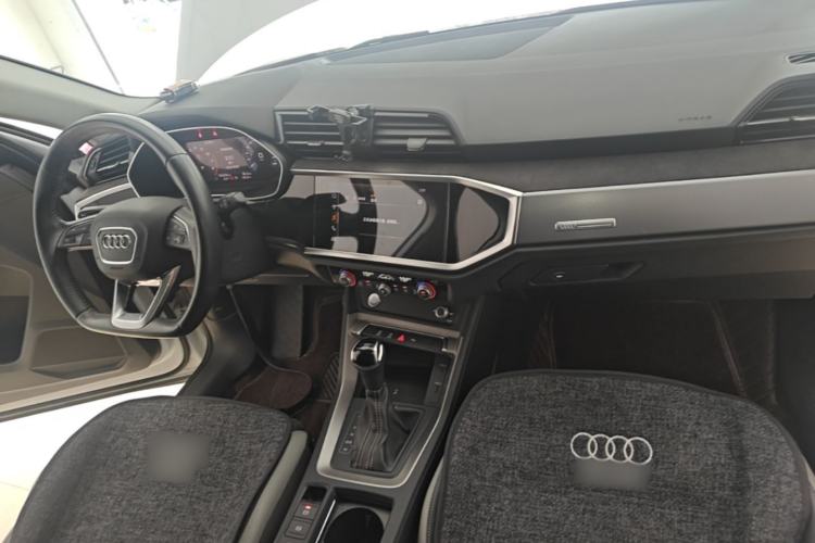Used Audi Q3 2020 35 TFSI Fashion Dynamic Model Center Console