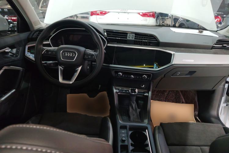Used Audi Q3 2020 35 TFSI Ambition Dynamic Edition Center Console