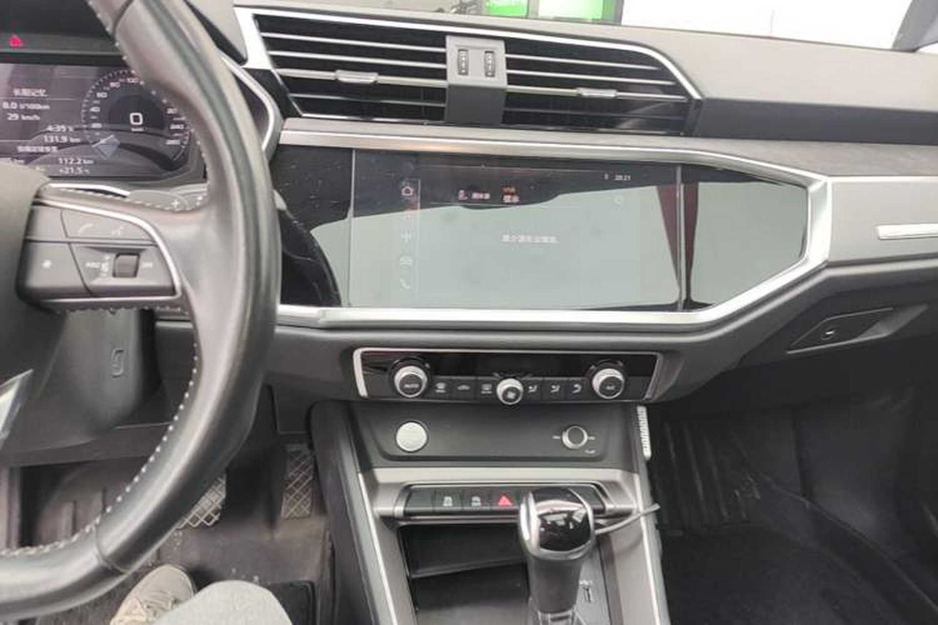 Used Audi Q3 2020 35 TFSI Fashion Dynamic Model Center Console