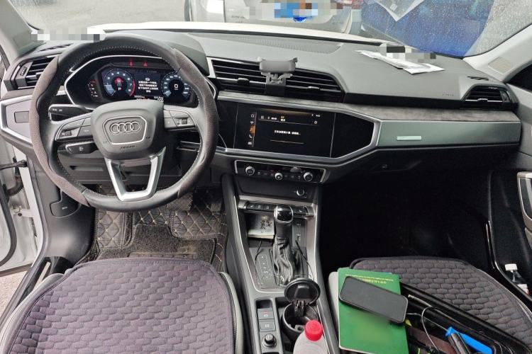 Used Audi Q3 2020 35 TFSI Ambition Dynamic Edition Center Console