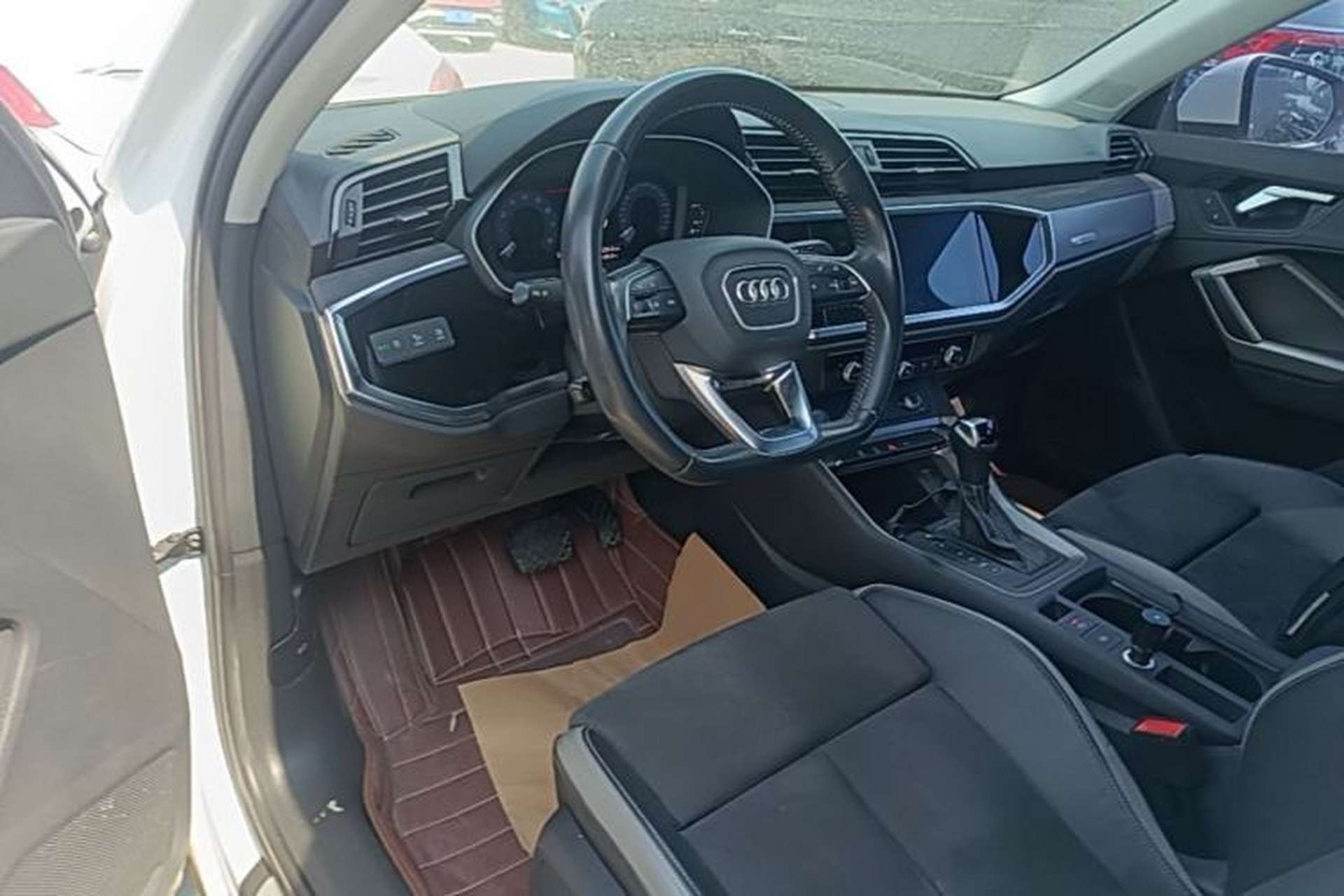 Used Audi Q3 2020 35 TFSI Fashion Dynamic Model Center Console
