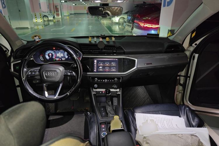 Used Audi Q3 2020 35 TFSI Ambition Dynamic Edition Center Console