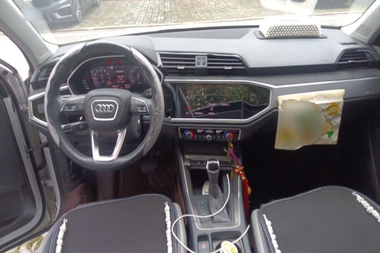 Used Audi Q3 2020 35 TFSI Ambition Dynamic Edition Center Console