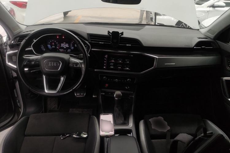 Used Audi Q3 2020 35 TFSI Ambition Dynamic Edition Center Console