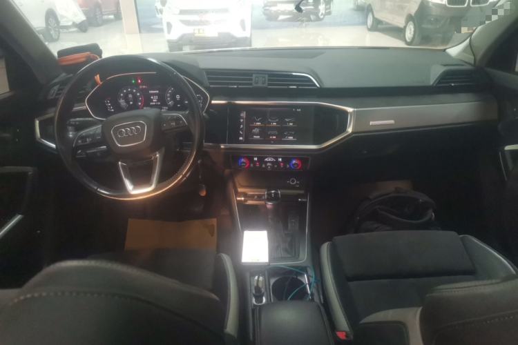 Used Audi Q3 2020 35 TFSI Ambition Dynamic Edition Center Console