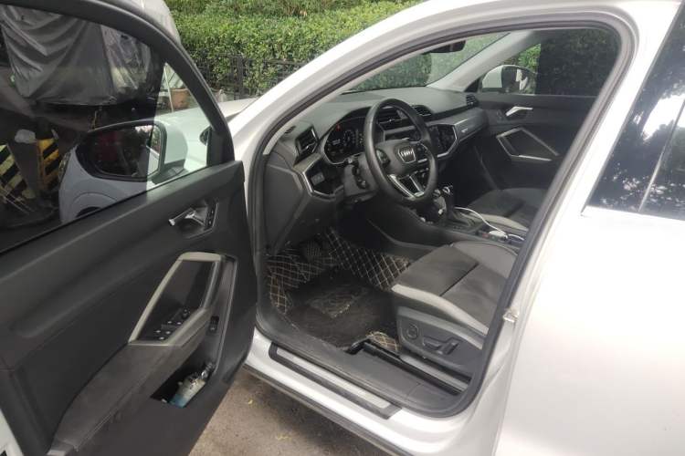Used Audi Q3 2020 35 TFSI Ambition Dynamic Edition Driver Seat