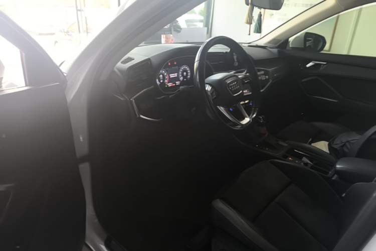 Used Audi Q3 2020 35 TFSI Ambition Dynamic Edition Driver Seat