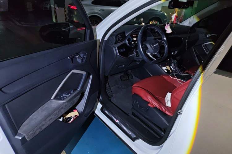 Used Audi Q3 2020 35 TFSI Fashion Dynamic Model Driver Seat