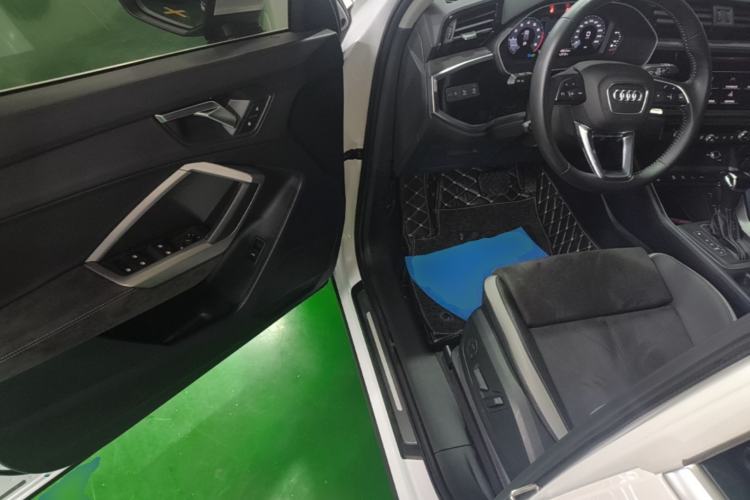 Used Audi Q3 2020 35 TFSI Ambition Dynamic Edition Driver Seat