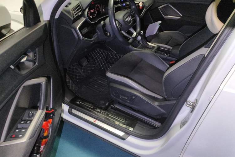 Used Audi Q3 2020 35 TFSI Fashion Dynamic Model Driver Seat