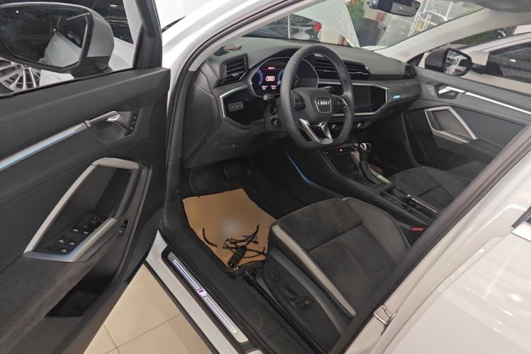 Used Audi Q3 2020 40 TFSI Fashion Dynamic Model Driver Seat