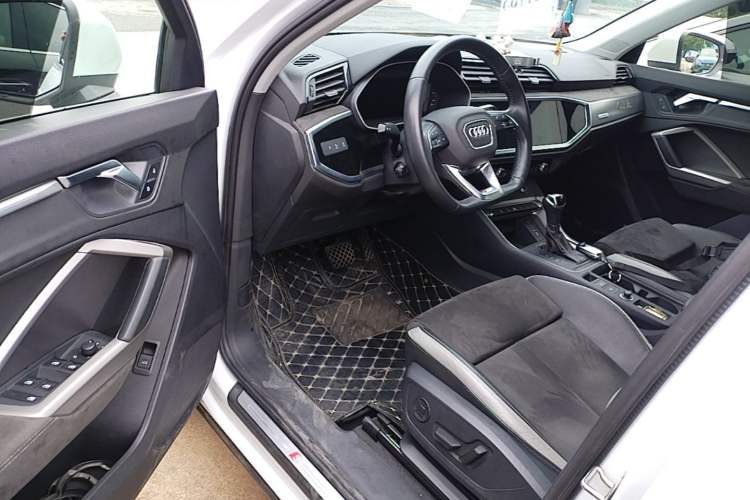 Used Audi Q3 2020 40 TFSI Fashion Dynamic Model Driver Seat
