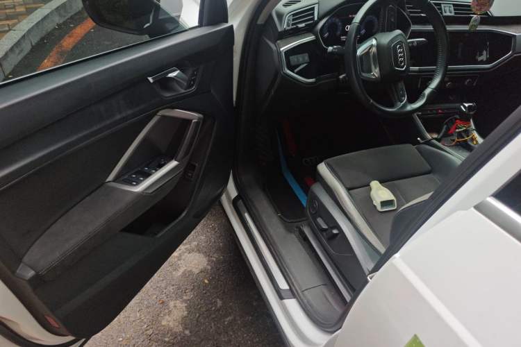 Used Audi Q3 2020 35 TFSI Ambition Dynamic Edition Driver Seat
