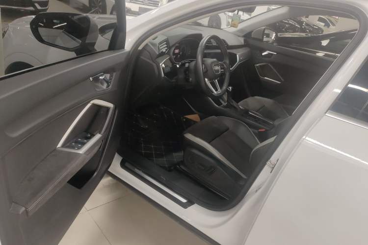 Used Audi Q3 2020 35 TFSI Ambition Dynamic Edition Driver Seat