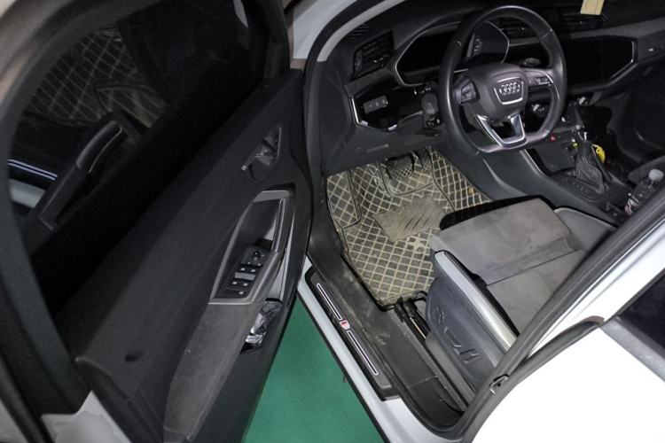 Used Audi Q3 2020 35 TFSI Fashion Dynamic Model Driver Seat