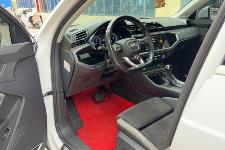 Used Audi Q3 2020 35 TFSI Fashion Dynamic Model Driver Seat