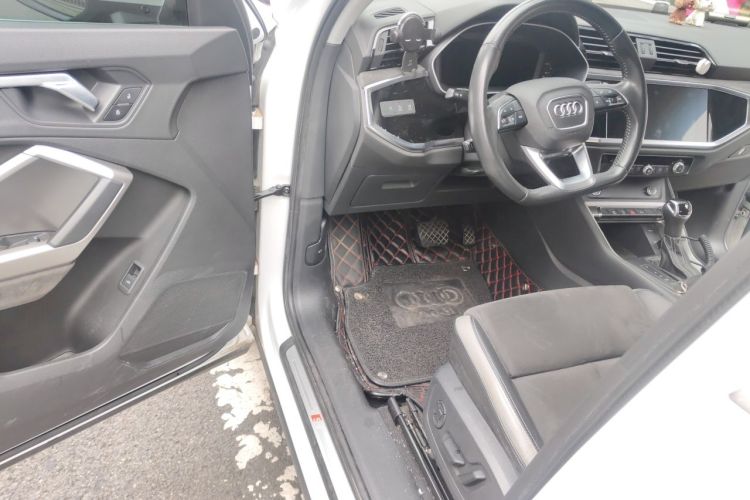Used Audi Q3 2020 35 TFSI Fashion Dynamic Model Driver Seat