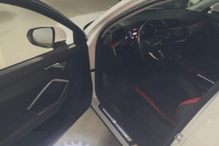 Used Audi Q3 2020 35 TFSI Fashion Dynamic Model Driver Seat