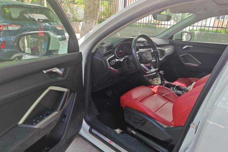 Used Audi Q3 2020 35 TFSI Fashion Dynamic Model Driver Seat