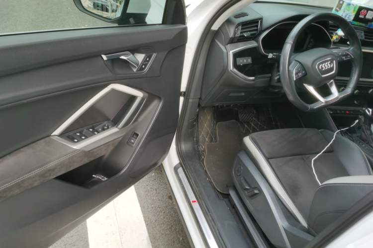 Used Audi Q3 2020 35 TFSI Fashion Dynamic Model Driver Seat
