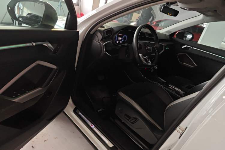 Used Audi Q3 2020 40 TFSI Fashion Dynamic Model Driver Seat