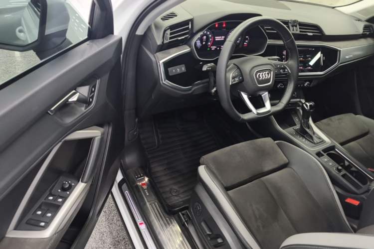 Used Audi Q3 2020 35 TFSI Fashion Dynamic Model Driver Seat