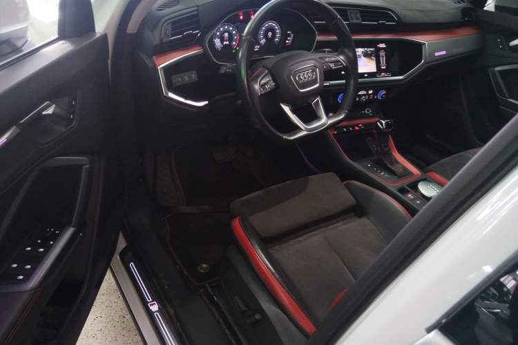 Used Audi Q3 2020 35 TFSI Fashion Dynamic Model Driver Seat