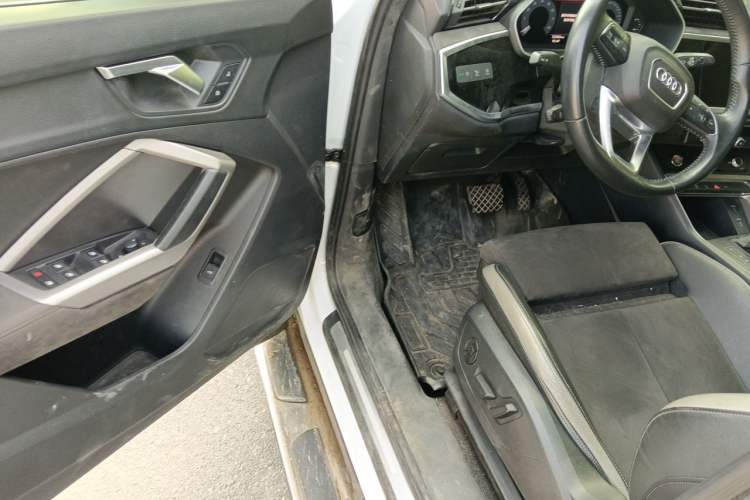 Used Audi Q3 2020 35 TFSI Ambition Dynamic Edition Driver Seat