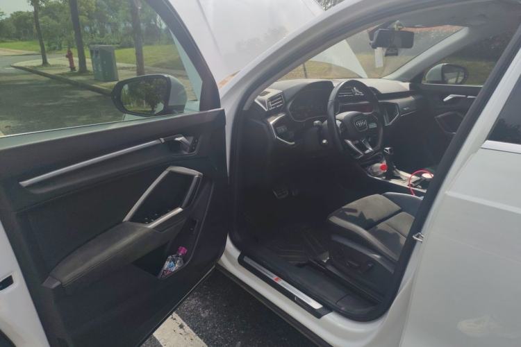 Used Audi Q3 2020 40 TFSI Fashion Dynamic Model Driver Seat