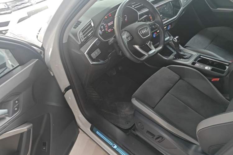 Used Audi Q3 2020 35 TFSI Fashion Dynamic Model Driver Seat