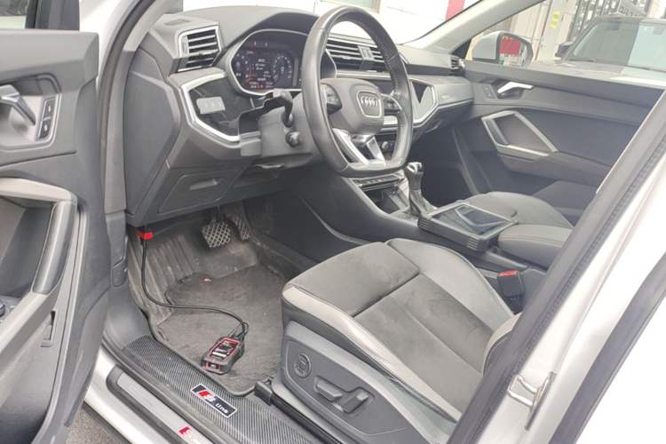 Used Audi Q3 2020 35 TFSI Fashion Dynamic Model Driver Seat