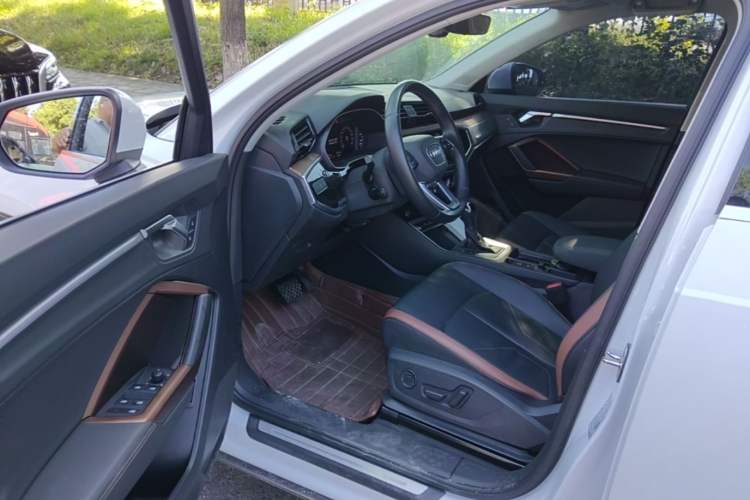 Used Audi Q3 2020 40 TFSI Fashionable and Elegant Model Driver Seat