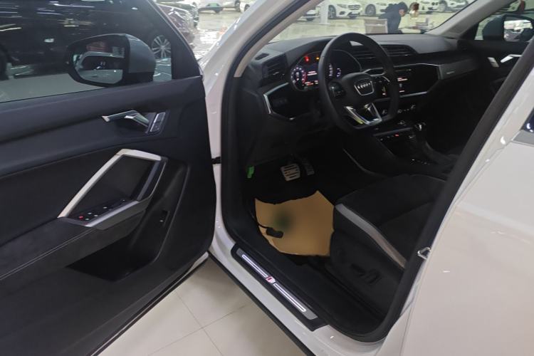 Used Audi Q3 2020 35 TFSI Fashion Dynamic Model Driver Seat