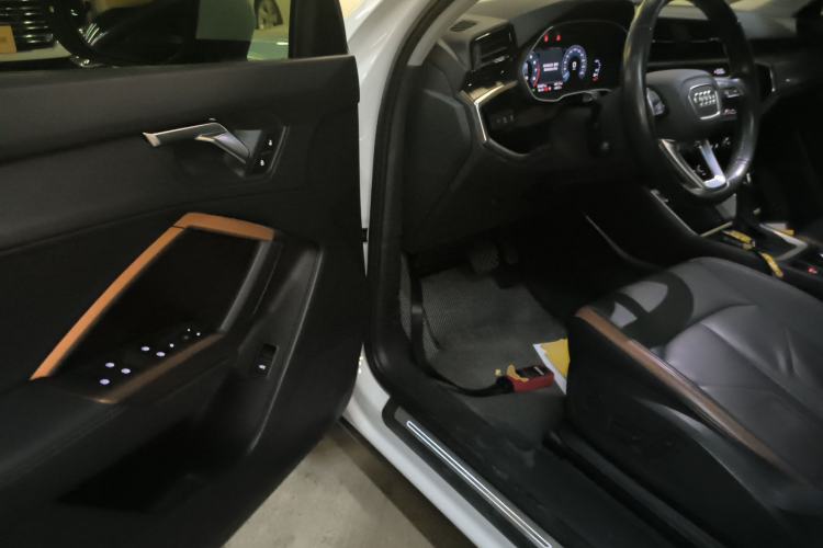Used Audi Q3 2020 35 TFSI Fashionable and Elegant Model Driver Seat
