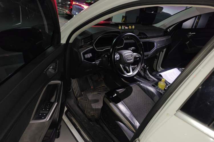Used Audi Q3 2020 35 TFSI Ambition Dynamic Edition Driver Seat