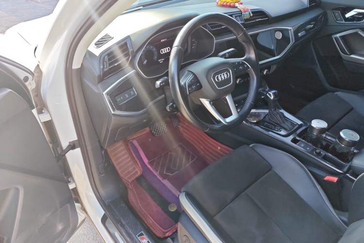 Used Audi Q3 2020 35 TFSI Ambition Dynamic Edition Driver Seat