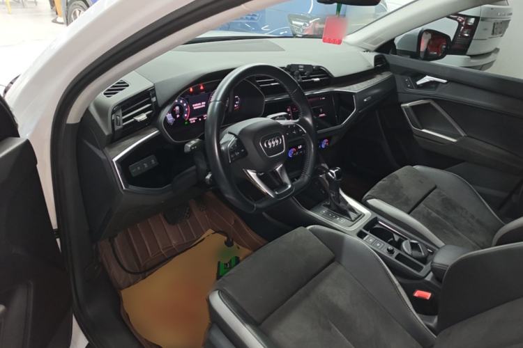 Used Audi Q3 2020 35 TFSI Fashion Dynamic Model Driver Seat
