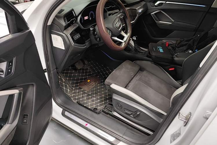 Used Audi Q3 2020 40 TFSI Fashion Dynamic Model Driver Seat