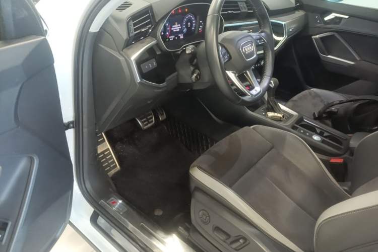 Used Audi Q3 2020 35 TFSI Ambition Dynamic Edition Driver Seat