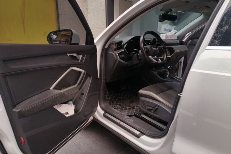 Used Audi Q3 2020 35 TFSI Fashion Dynamic Model Driver Seat