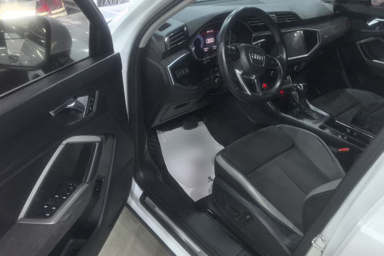 Used Audi Q3 2020 35 TFSI Ambition Dynamic Edition Driver Seat