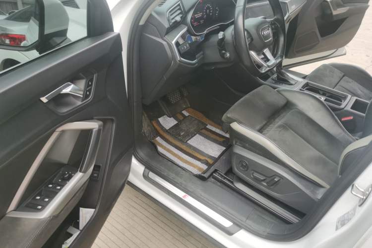 Used Audi Q3 2020 35 TFSI Fashion Dynamic Model Driver Seat