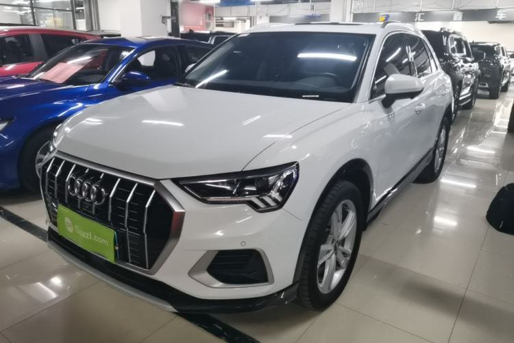 Used Audi Q3 2020 35 TFSI Fashionable and Elegant Model Guazi used car, China used car export, Used car for sale, Used cars, Cheapest cars for sale