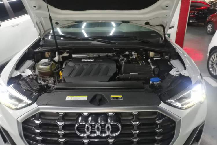 Used Audi Q3 2020 40 TFSI Fashion Dynamic Model Engine Bay