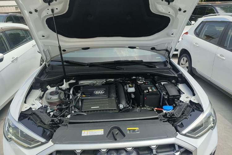 Used Audi Q3 2020 35 TFSI Fashion Dynamic Model Engine Bay